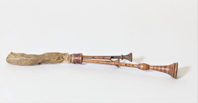 Miniature Toy Zampogna (19th century) — Bagpipes, photograph from The Met