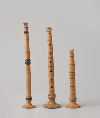 Toy bagpipe (three chanters) (c. 1850 - c. 1896) — Bagpipes, photograph from Rijksmuseum