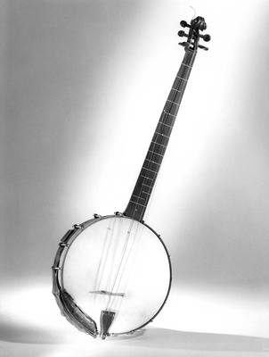 Banjo (ca. 1859) — Banjo, photograph from The Met
