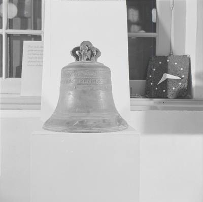 Bell (1677) — Bell, photograph from Rijksmuseum