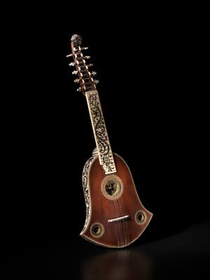 Cittern (ca. 1685) — Cittern, photograph from The Met