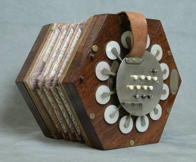 Concertina (1831–37) — Concertina, photograph from The Met
