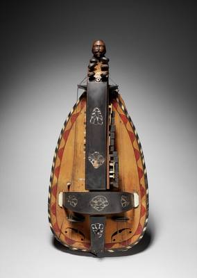 Vielle à roue (1700s) — Hurdy-gurdy, photograph from Cleveland Museum of Art