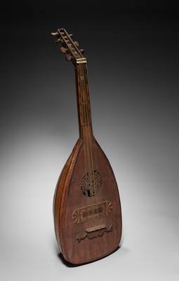 Lute (1300s) — Lute, photograph from Cleveland Museum of Art