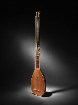 Archlute (ca. 1725) — Lute, photograph from The Met
