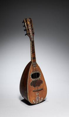 Mandoline (1785) — Mandolin, photograph from Cleveland Museum of Art