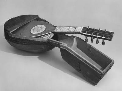 Mandoline (17th century) — Mandolin, photograph from The Met