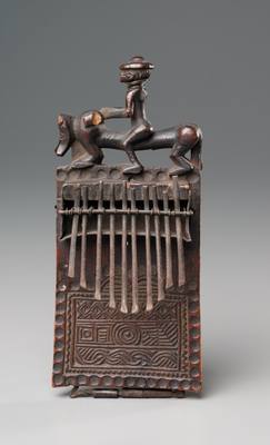Lamellophone (chisanji) (late 1800s) — Mbira, photograph from Cleveland Museum of Art