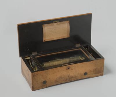 Musical box (1874 - 1879) — Music box, photograph from Rijksmuseum