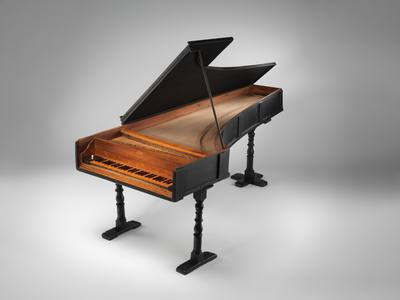 Grand Piano (1720) — Piano, photograph from The Met