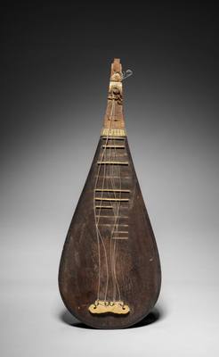 Liuxian Pipa (Six-String Pipa) (1800s) — Pipa, photograph from Cleveland Museum of Art