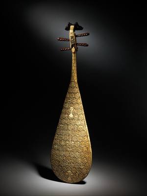 Pipa (琵琶 ) (late 16th–early 17th century) — Pipa, photograph from The Met