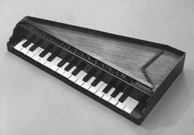 Triangular Octave Spinet (before 1668) — Virginals, photograph from The Met