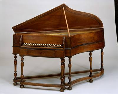 Bentside Spinet (ca. 1700) — Virginals, photograph from The Met